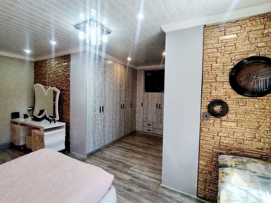 4 Bedroom Property for Sale in West Bank Eastern Cape